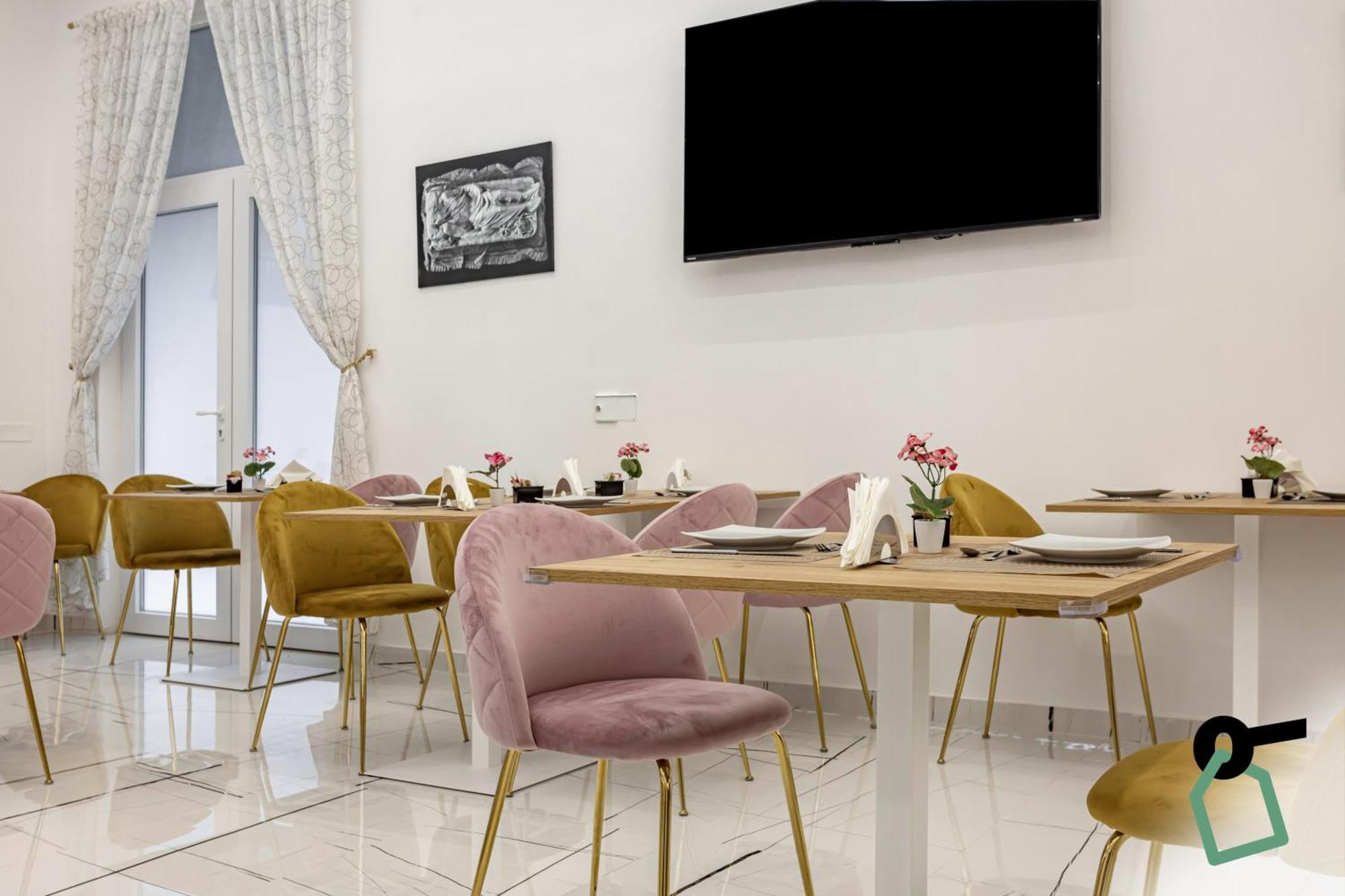Hotiday Room Collection - Napoli Sant'Arcangelo Bagian luar foto