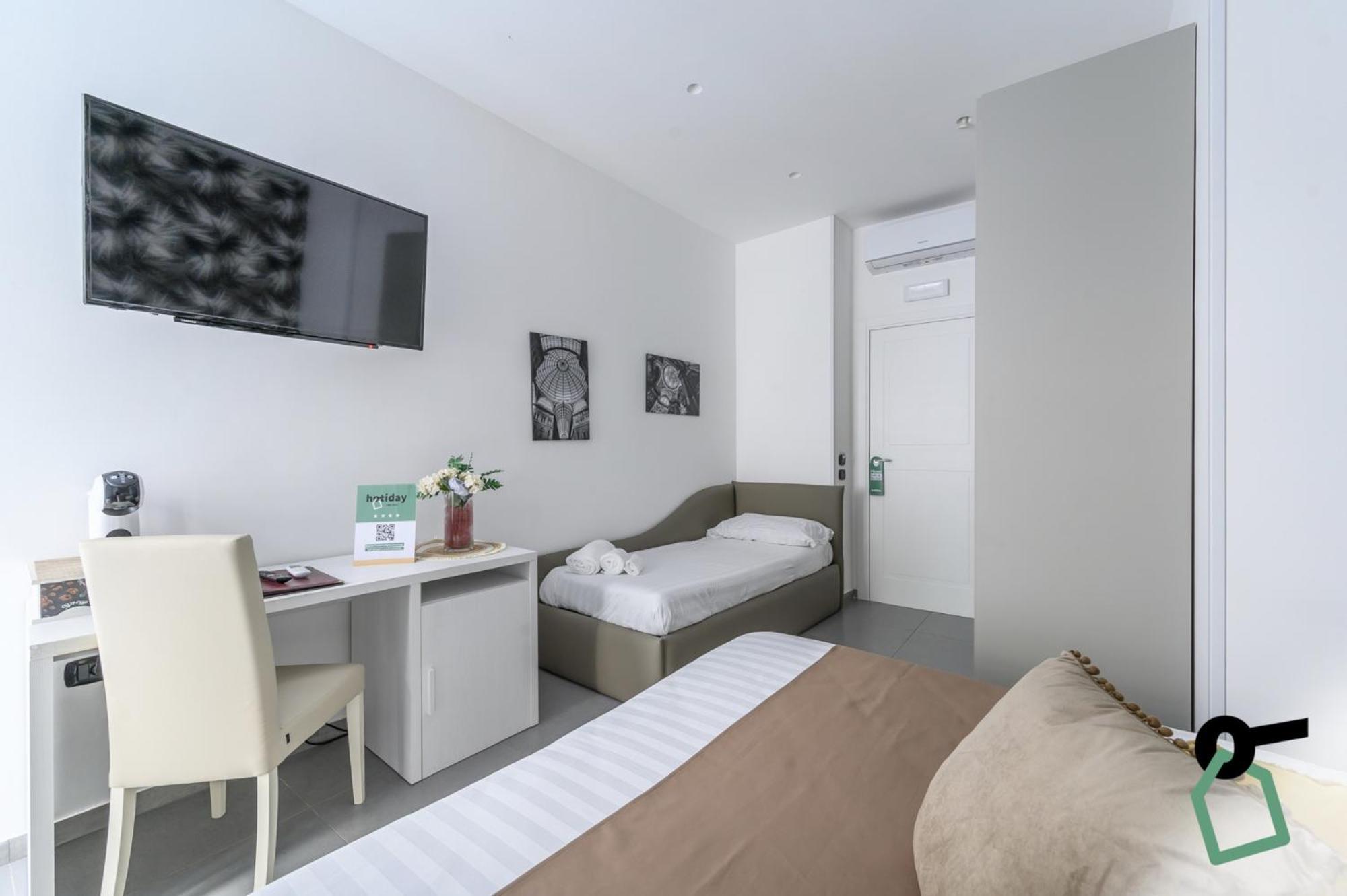 Hotiday Room Collection - Napoli Sant'Arcangelo Bagian luar foto