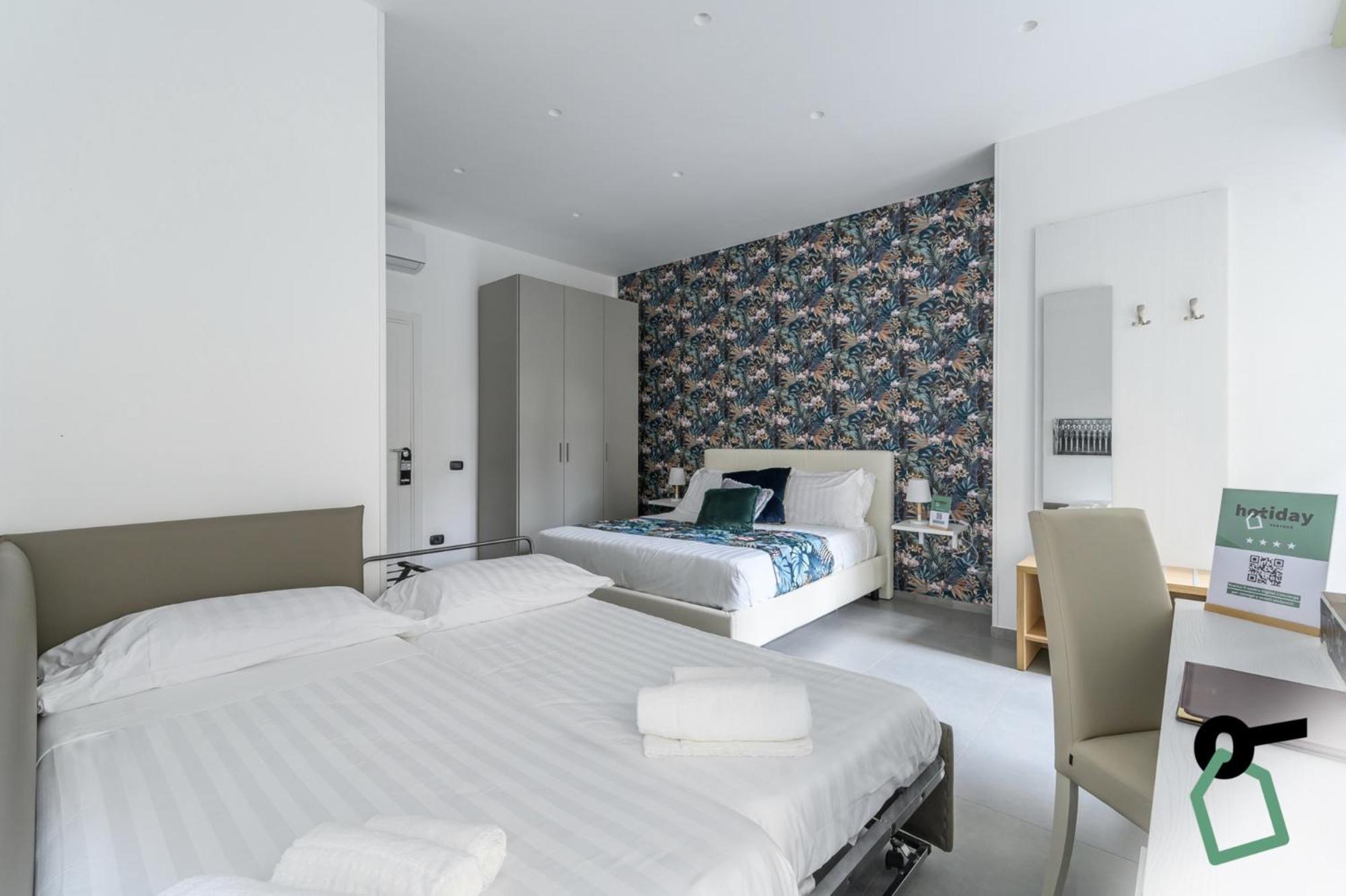 Hotiday Room Collection - Napoli Sant'Arcangelo Bagian luar foto