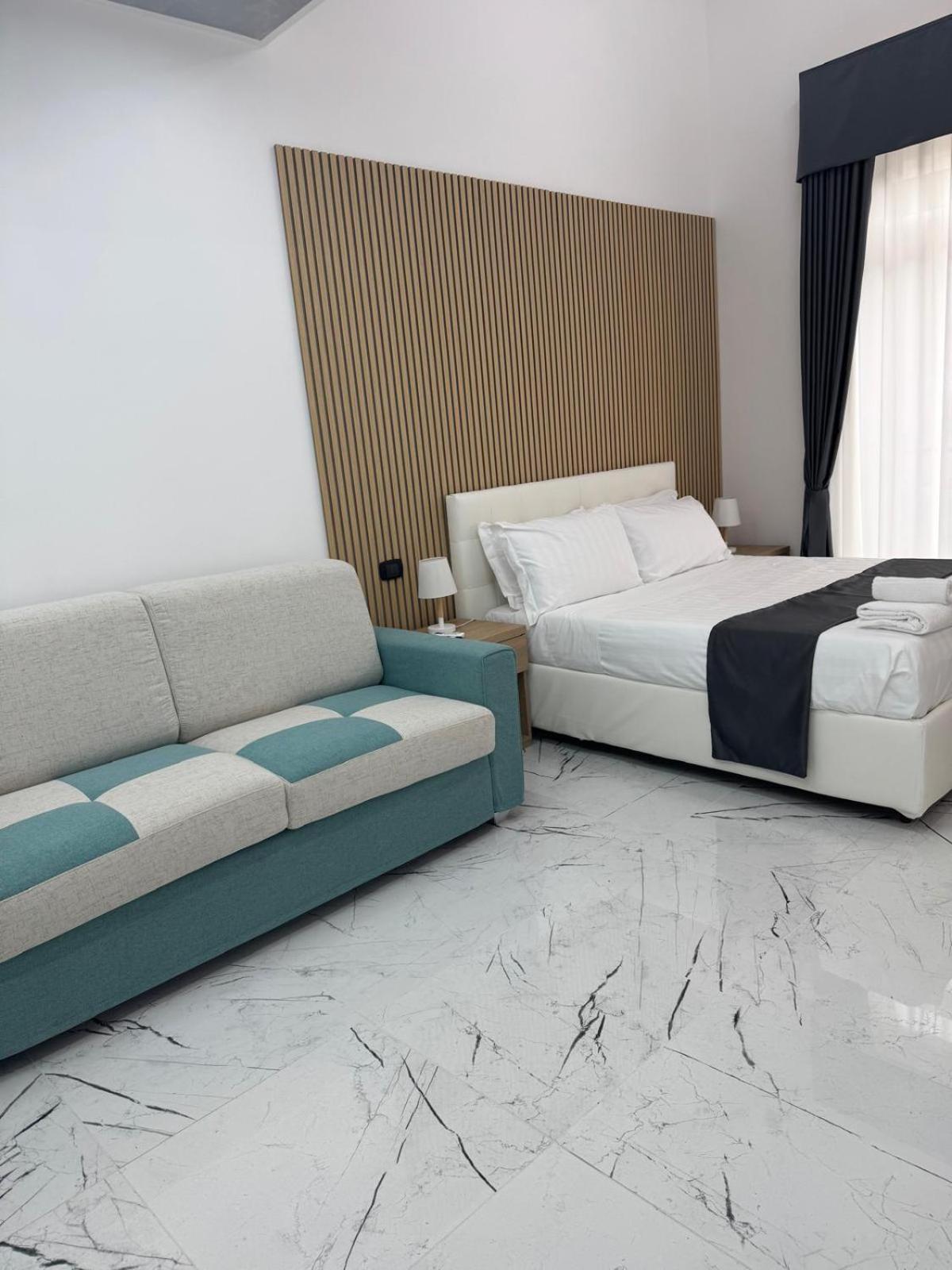 Hotiday Room Collection - Napoli Sant'Arcangelo Bagian luar foto