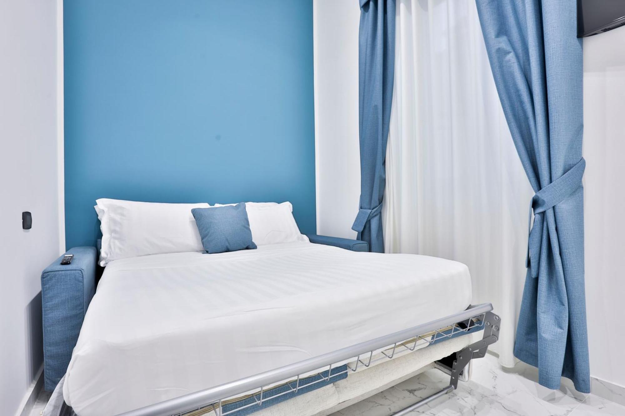 Hotiday Room Collection - Napoli Sant'Arcangelo Bagian luar foto