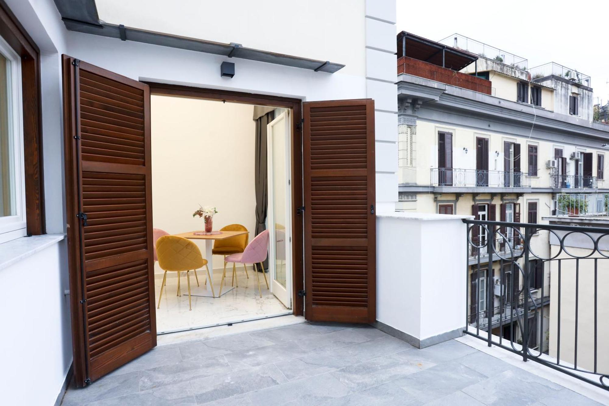 Hotiday Room Collection - Napoli Sant'Arcangelo Bagian luar foto